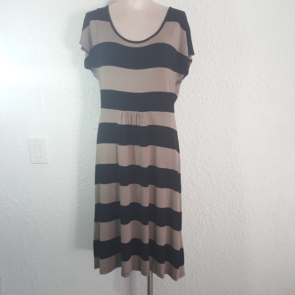 Venus casual striped dress size L